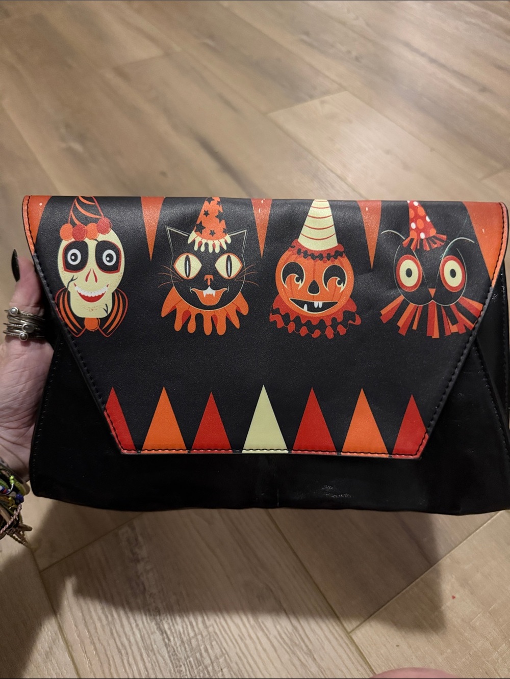 Vintage Halloween Graphic Clutch Bag with Black & Orange Accents - Picture 1 of 8